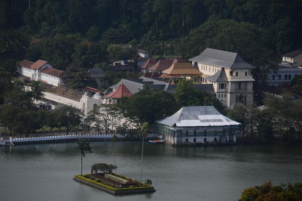Sandriana Lake View Hotel Kandy Exterior foto