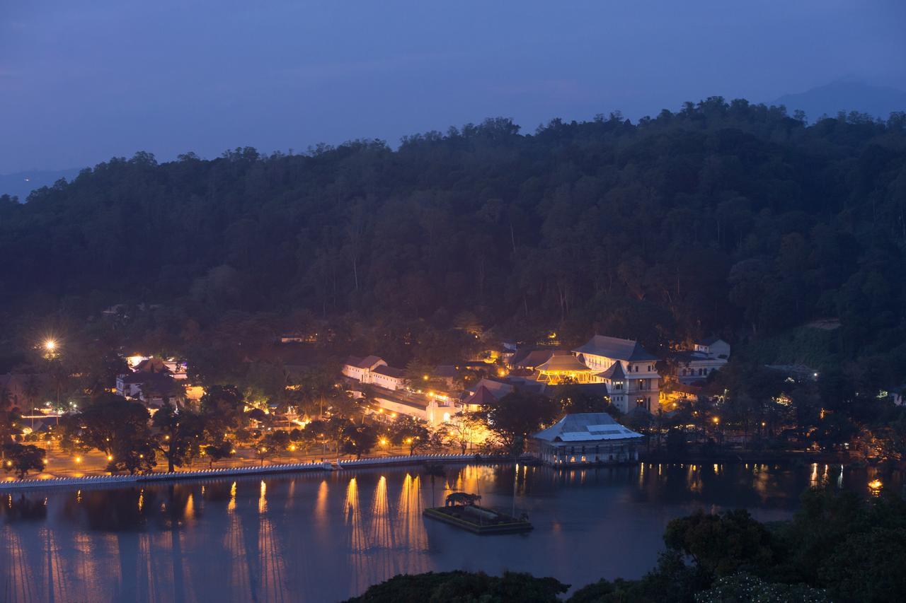 Sandriana Lake View Hotel Kandy Exterior foto