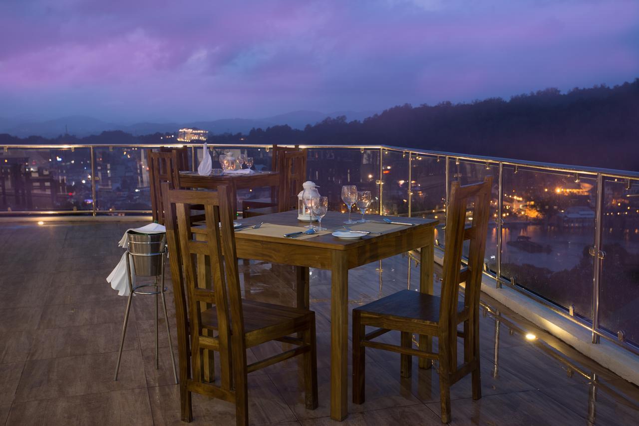Sandriana Lake View Hotel Kandy Exterior foto