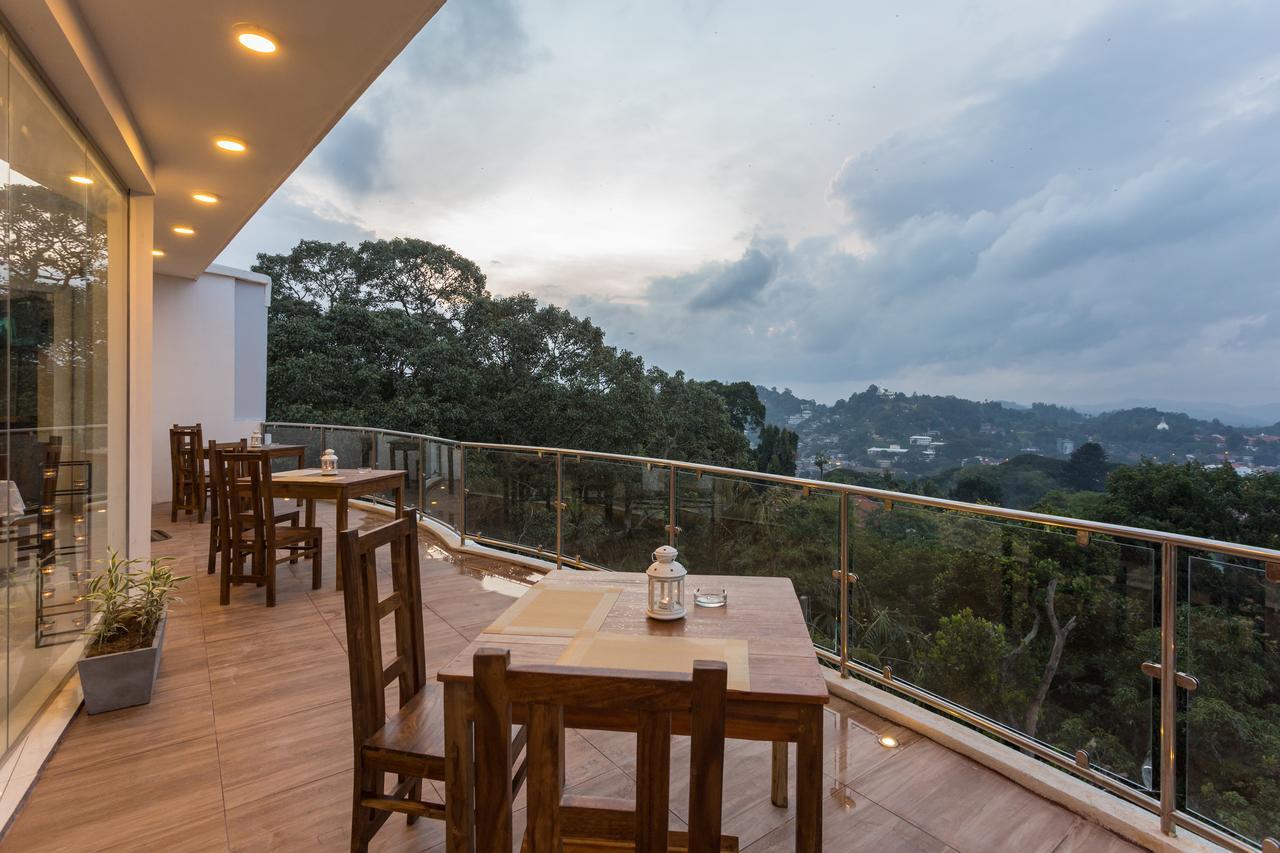 Sandriana Lake View Hotel Kandy Exterior foto