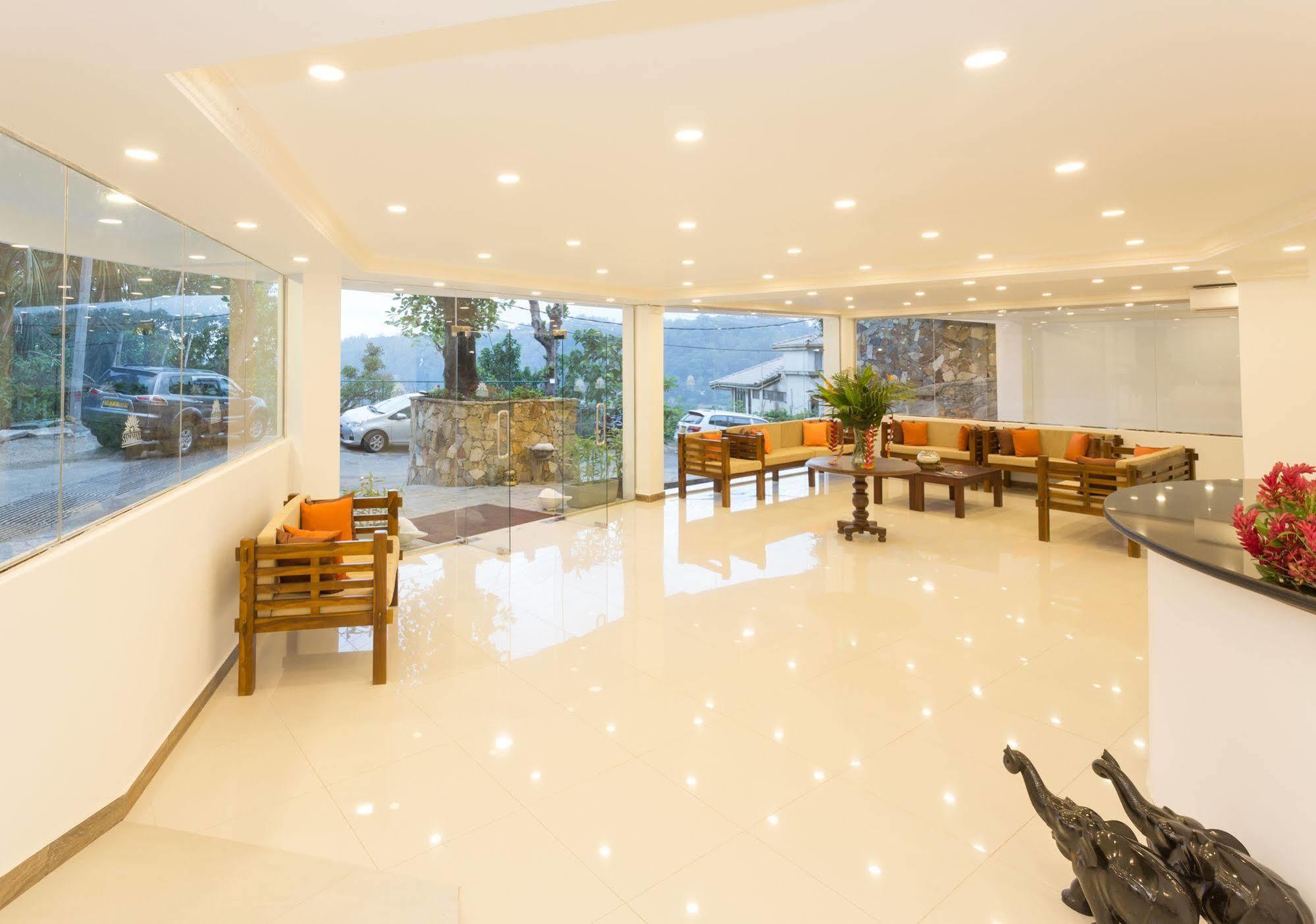 Sandriana Lake View Hotel Kandy Exterior foto