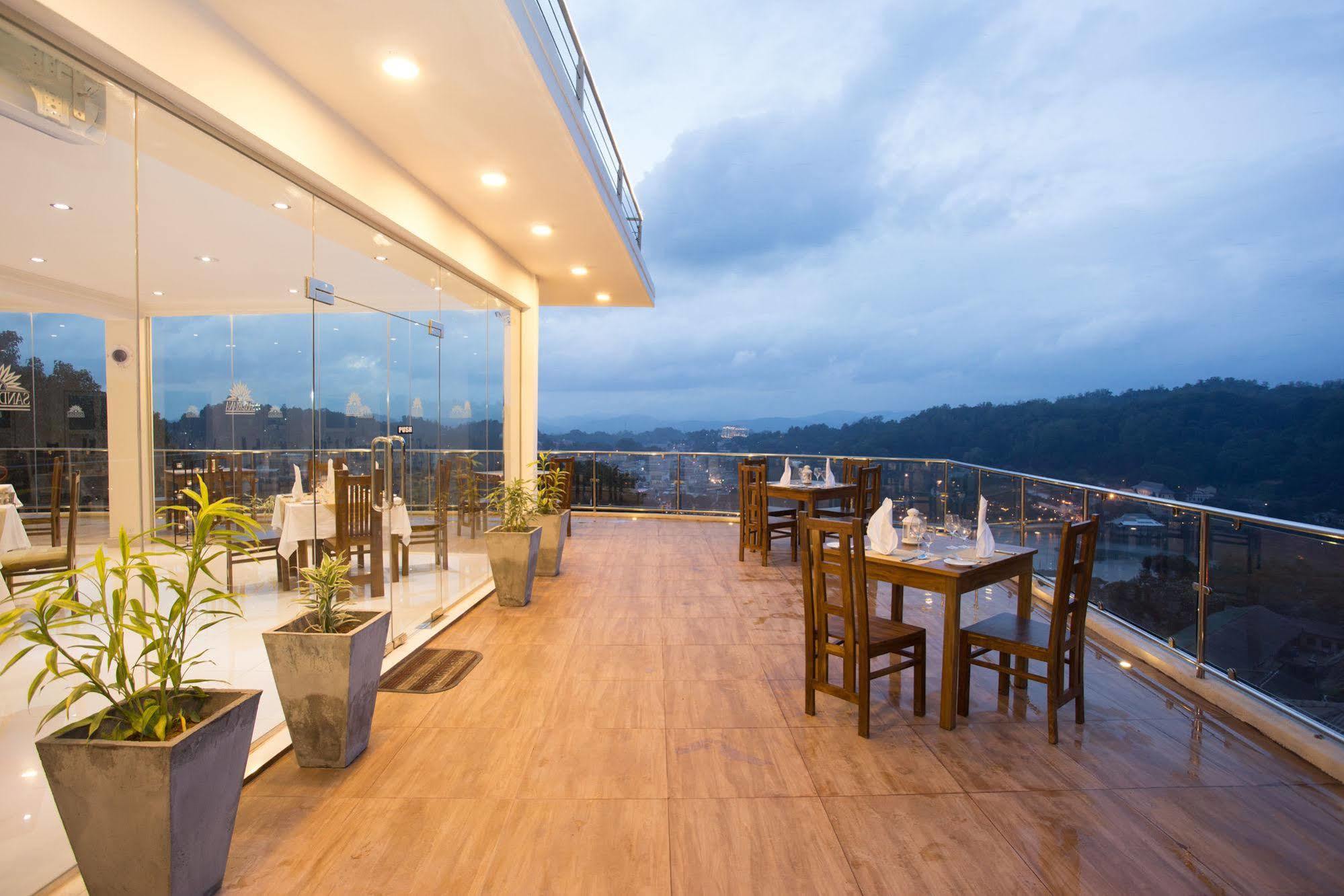 Sandriana Lake View Hotel Kandy Exterior foto
