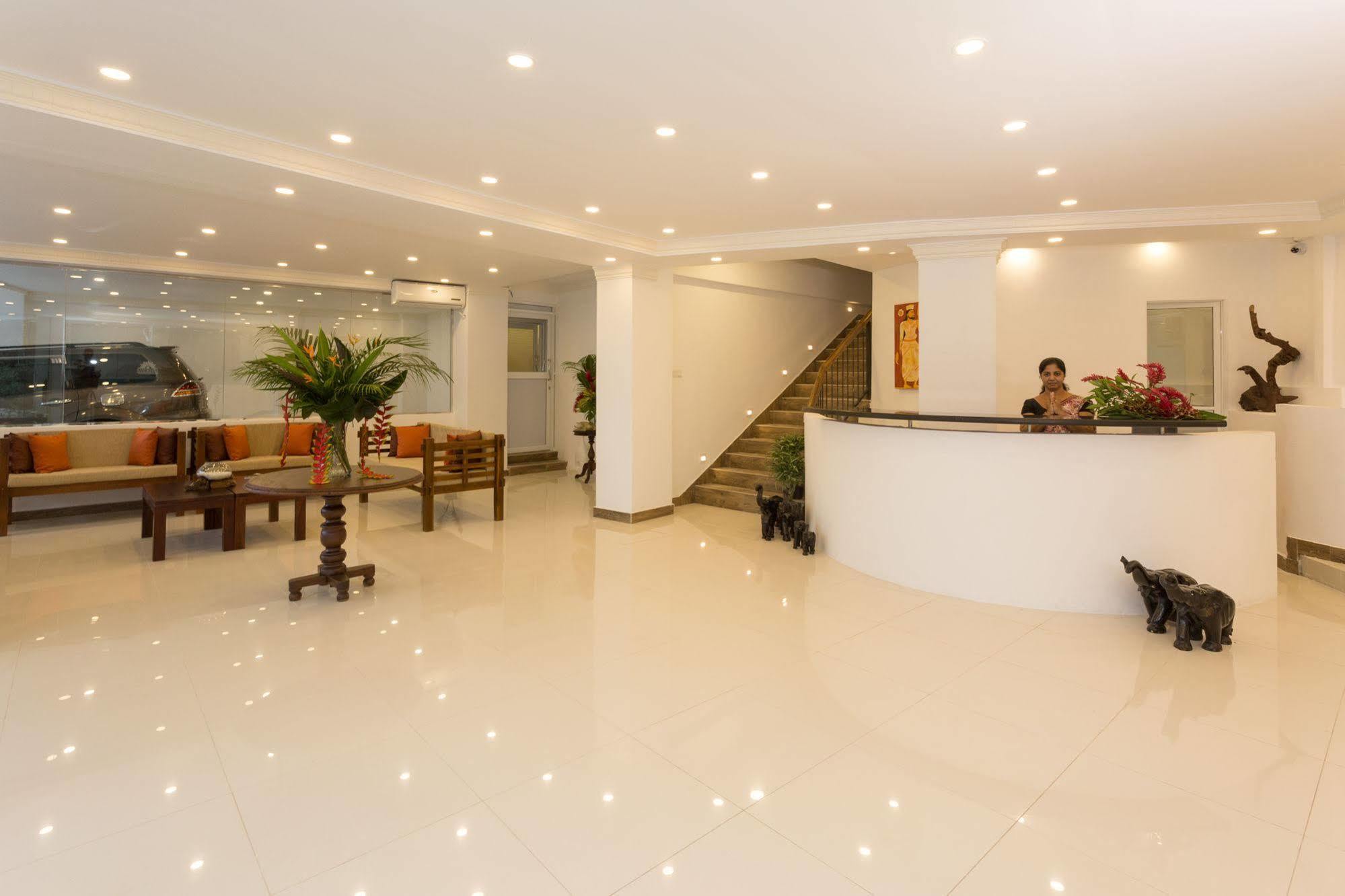 Sandriana Lake View Hotel Kandy Exterior foto