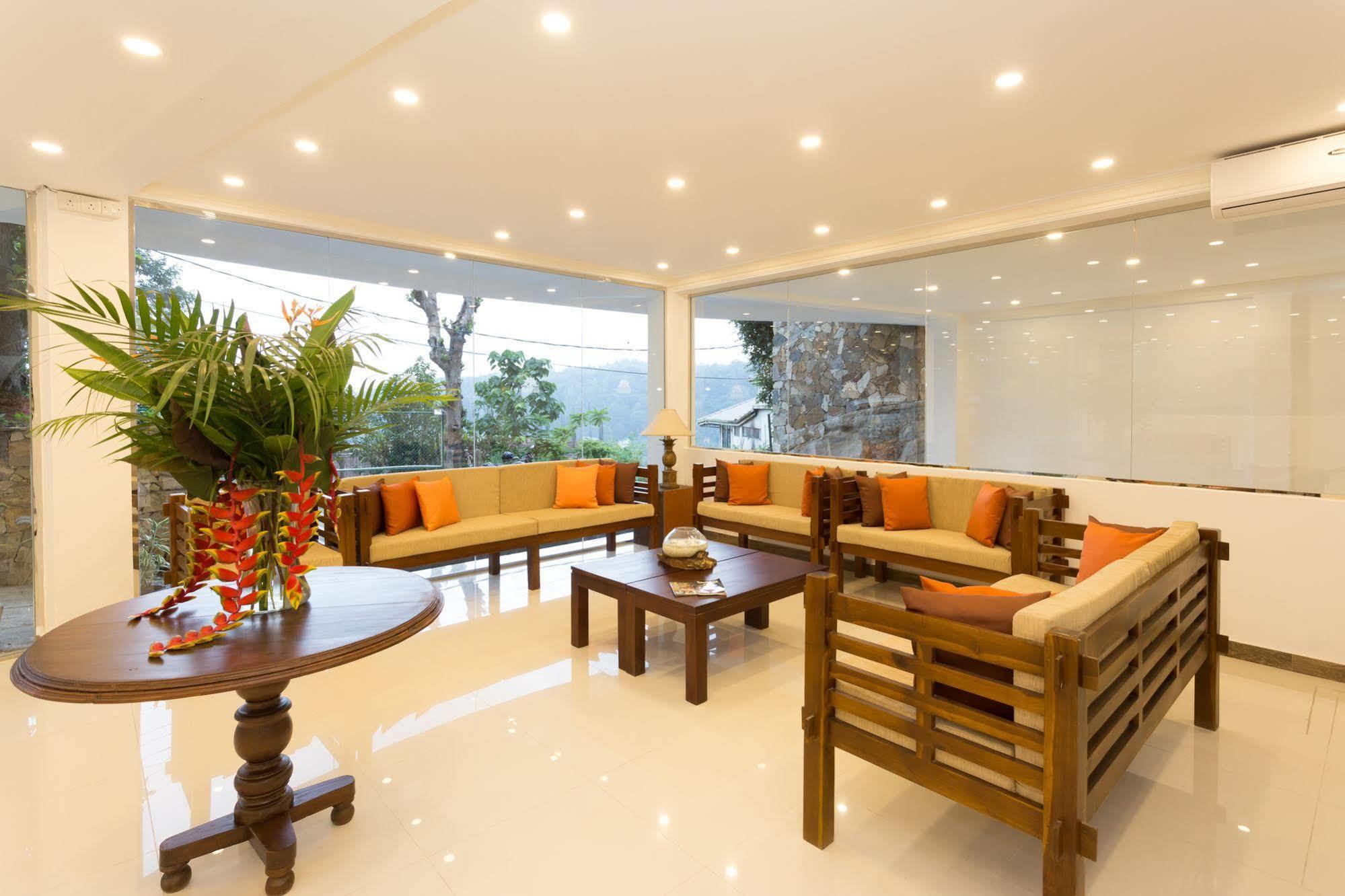 Sandriana Lake View Hotel Kandy Exterior foto